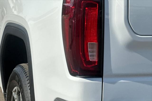 2025 GMC Sierra 1500 2WD Crew Cab Short Box SLT
