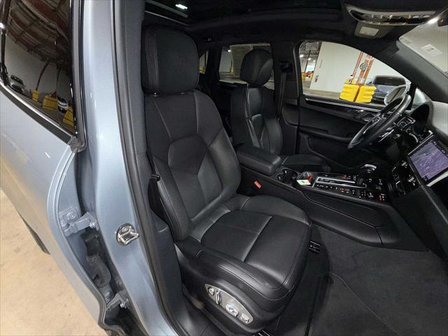 2023 Porsche Macan T