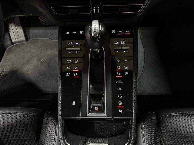 2023 Porsche Macan T