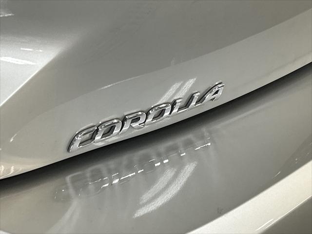 Certified Used 2023 CLASSIC SILVER METALLIC Toyota  image 33