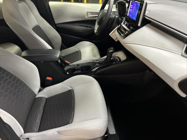 Certified Used 2023 CLASSIC SILVER METALLIC Toyota  image 35