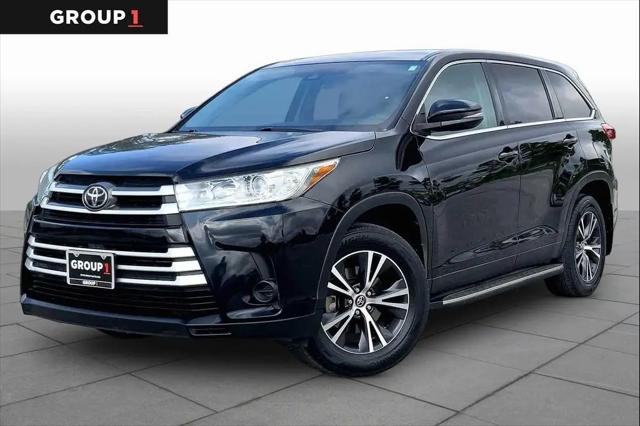 2019 Toyota Highlander LE for sale in Houston, TX