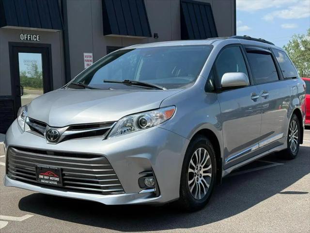 2018 Toyota Sienna XLE Premium 8 Passenger for sale in Burnsville, MN
