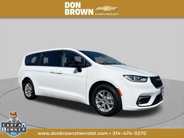 2024 Chrysler Pacifica Touring L for sale in St. Louis, MO