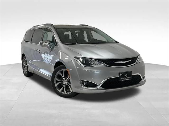 2017 Chrysler Pacifica Limited for sale in Granger, IA