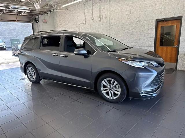 2025 Toyota Sienna Limited for sale in Springfield, MO