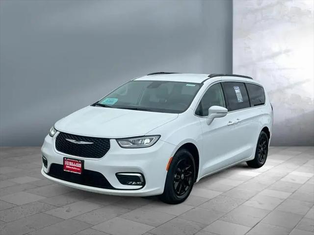 2022 Chrysler Pacifica Touring L for sale in Sioux Falls, SD