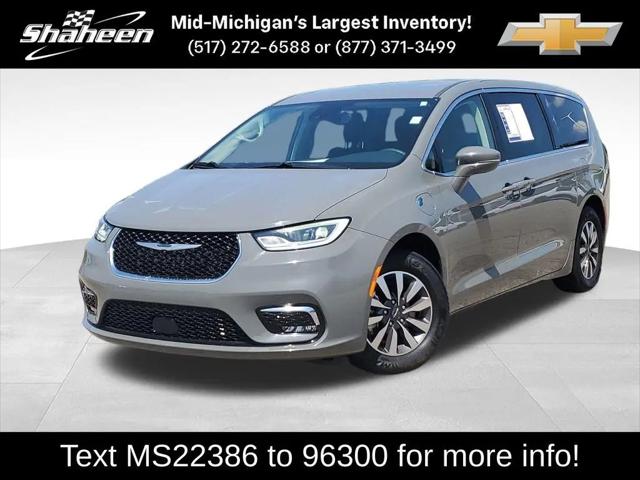 2022 Chrysler Pacifica Hybrid Touring L for sale in Lansing, MI