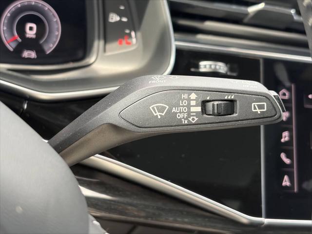 2020 Audi Q8 Premium Plus 55 TFSI quattro Tiptronic