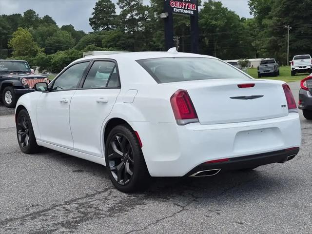 2023 Chrysler 300 Touring