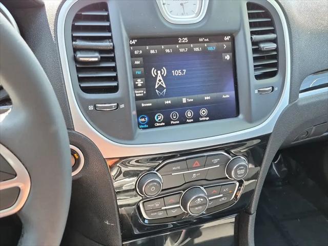 2023 Chrysler 300 Touring