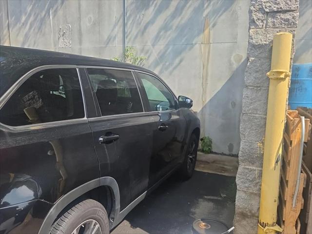 2019 Toyota Highlander LE for sale in Woodbridge, VA