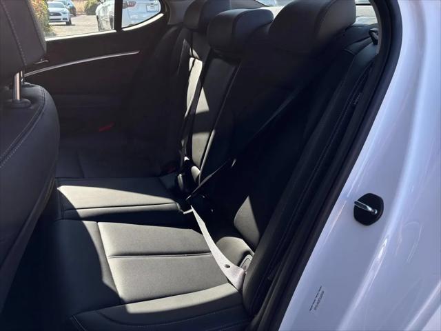 2026 Genesis G70 2.5T RWD