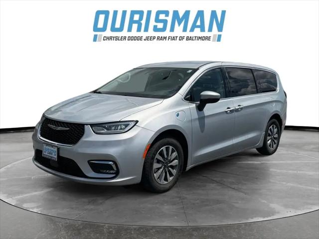2023 Chrysler Pacifica Hybrid Touring L