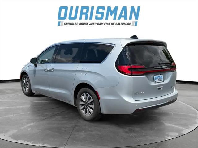 2023 Chrysler Pacifica Hybrid Touring L