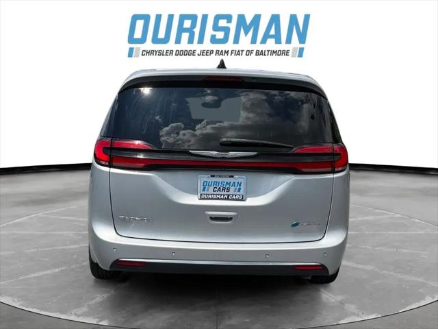 2023 Chrysler Pacifica Hybrid Touring L