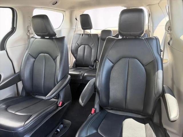 2023 Chrysler Pacifica Hybrid Touring L