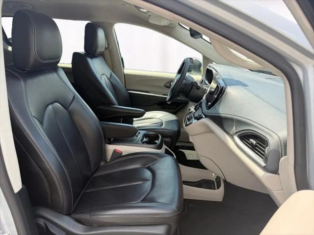 2023 Chrysler Pacifica Hybrid Touring L