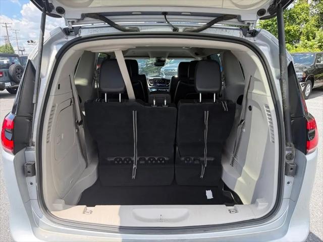 2023 Chrysler Pacifica Hybrid Touring L