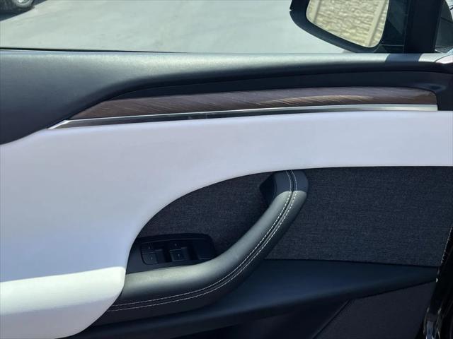 2023 Tesla Model X Standard Range