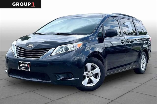 2015 Toyota Sienna LE 7 Passenger for sale in Houston, TX