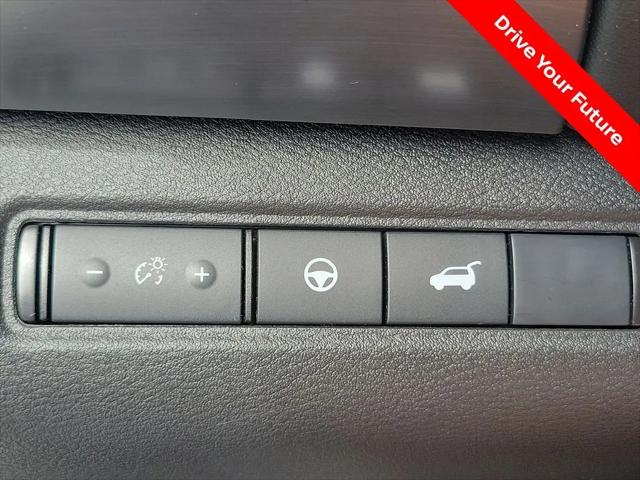 2025 Nissan Pathfinder SL FWD