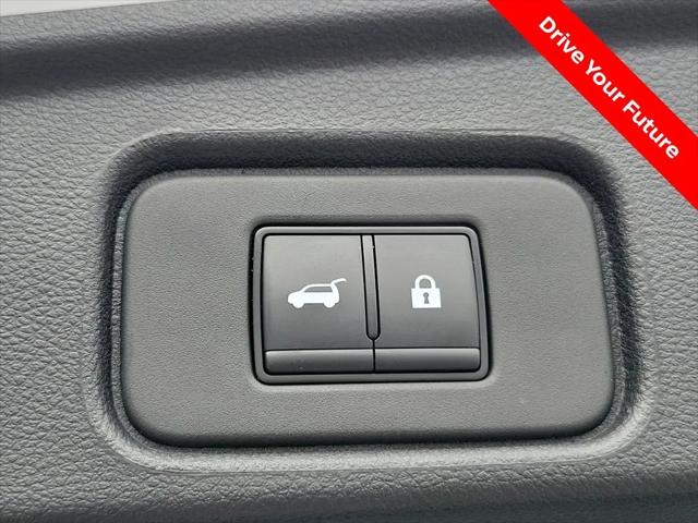 2025 Nissan Pathfinder SL FWD