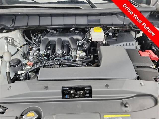 2025 Nissan Pathfinder SL FWD