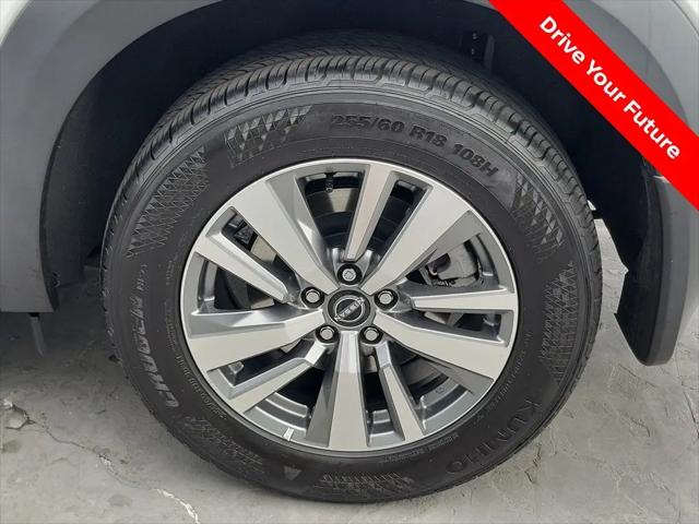 2025 Nissan Pathfinder SL FWD