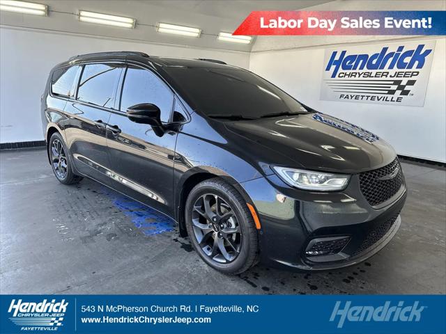 2023 Chrysler Pacifica Limited for sale in Fayetteville, NC