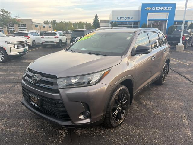 2019 Toyota Highlander SE for sale in Slinger, WI