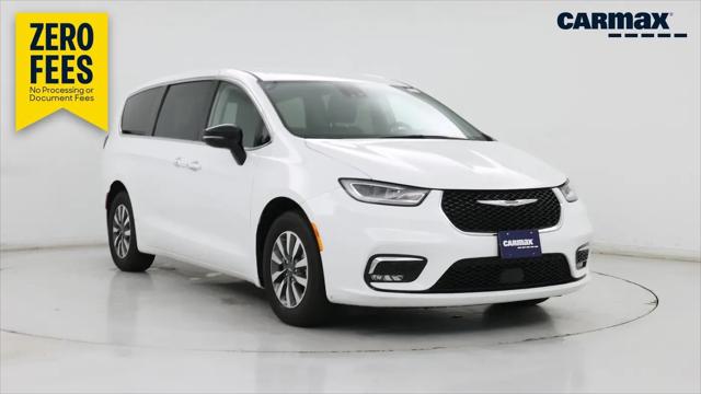 2024 Chrysler Pacifica Hybrid Select for sale in Urbandale, IA
