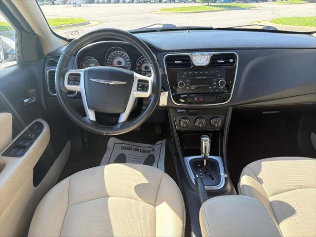 2013 Chrysler 200 Touring