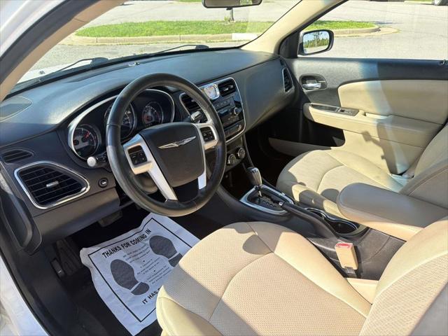 2013 Chrysler 200 Touring