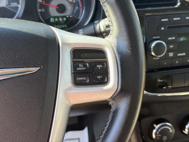 2013 Chrysler 200 Touring