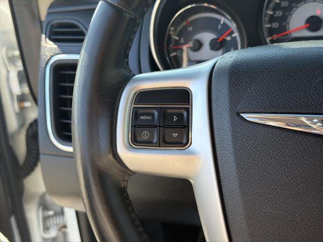 2013 Chrysler 200 Touring