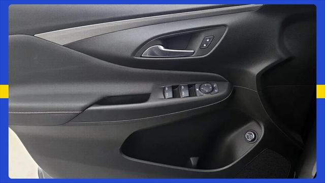 2025 Buick NV Avenir FWD