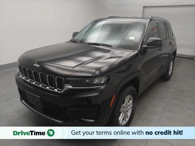 2023 Jeep Grand Cherokee Laredo 4x4 for sale in Maplewood, MN