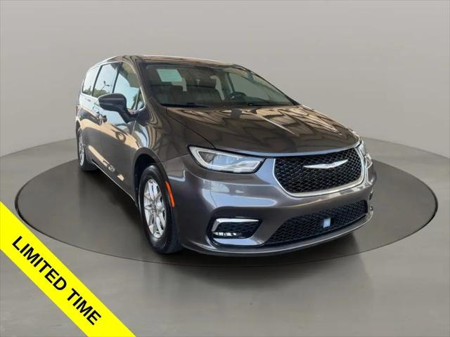 2023 Chrysler Pacifica Touring L for sale in plano, TX