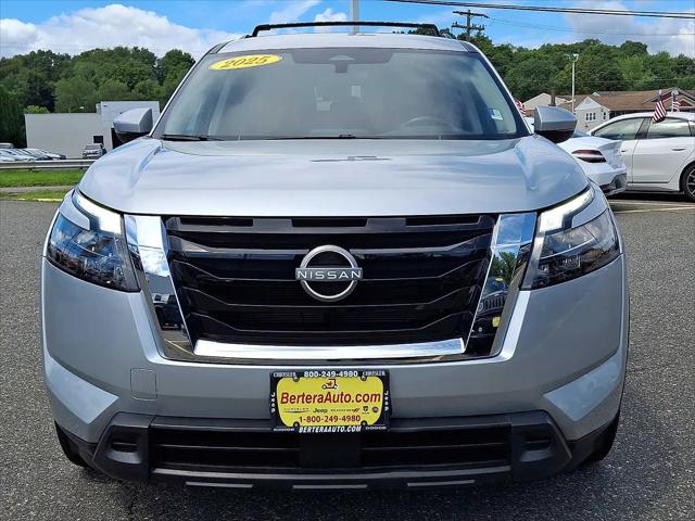 2025 Nissan Pathfinder SV 4WD