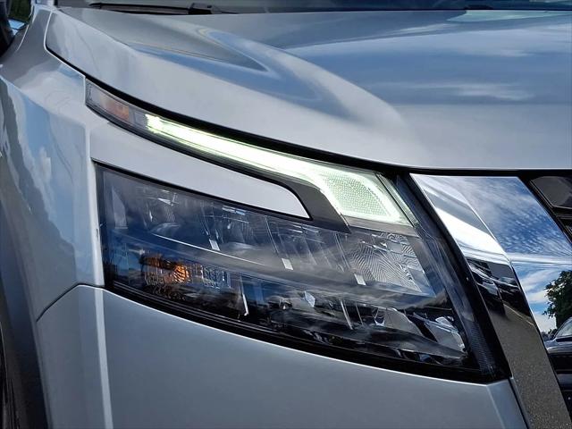 2025 Nissan Pathfinder SV 4WD