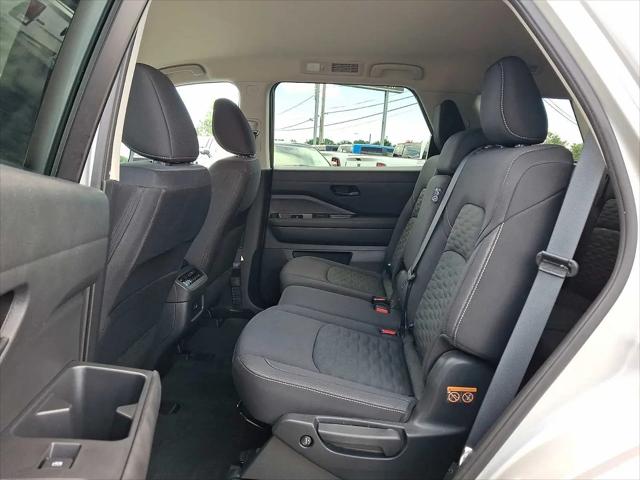 2025 Nissan Pathfinder SV 4WD