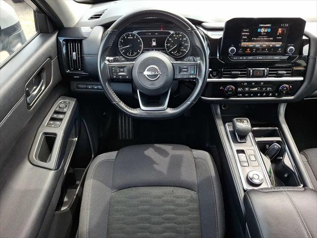 2025 Nissan Pathfinder SV 4WD