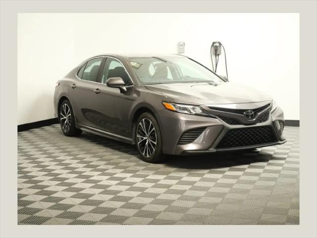 2020 Toyota Camry SE for sale in Maplewood, MN