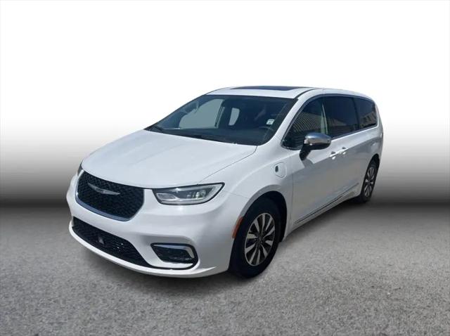 2023 Chrysler Pacifica Hybrid Limited for sale in Hayward, CA