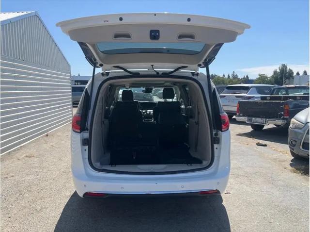 2023 Chrysler Pacifica Hybrid Limited