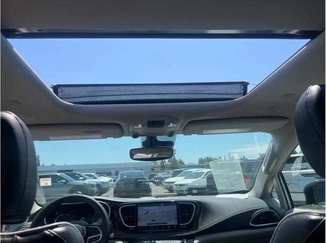 2023 Chrysler Pacifica Hybrid Limited