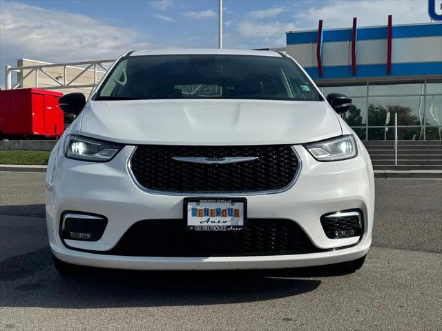 2024 Chrysler Pacifica Hybrid Select