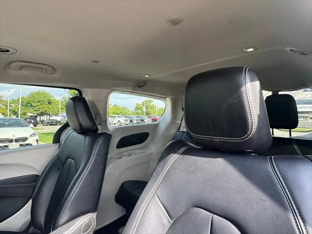 2024 Chrysler Pacifica Hybrid Select