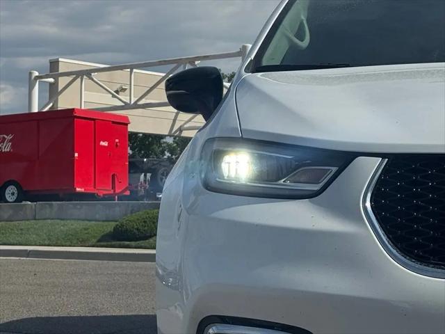 2024 Chrysler Pacifica Hybrid Select